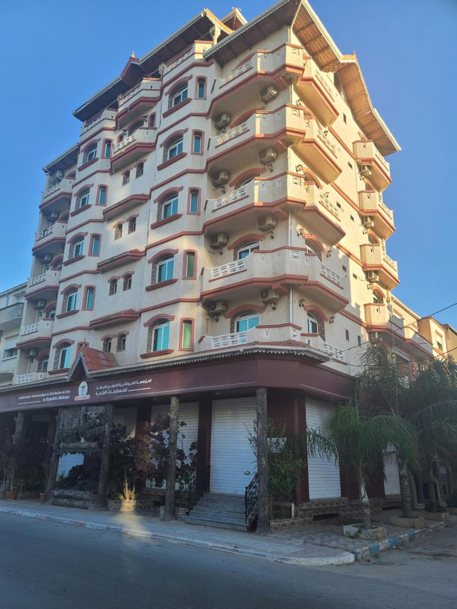 Jijel Koutama Buitenkant foto